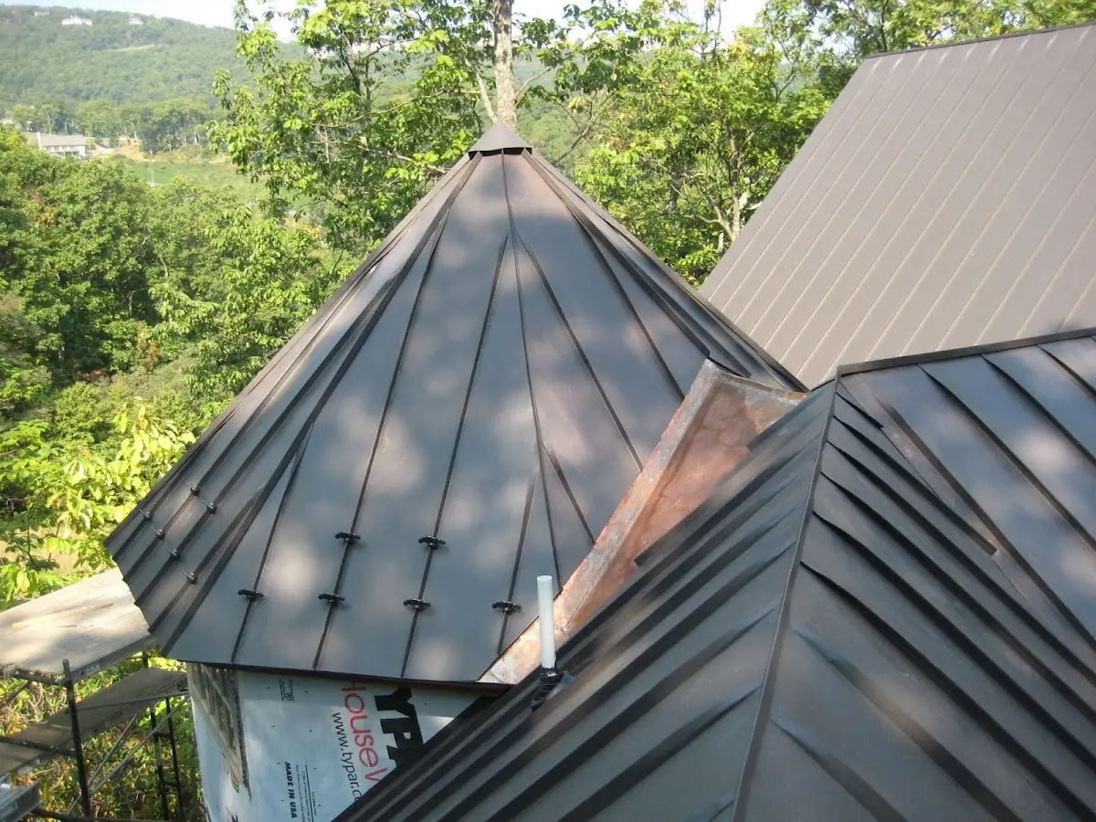 Professional Roof Tarp Installation by Craftsman Roofing in Ivygreene Run